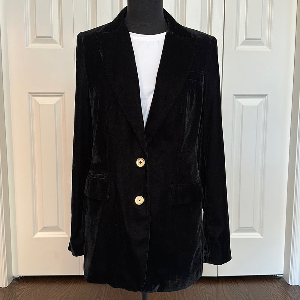 Donna Karan black velvet blazer size 6